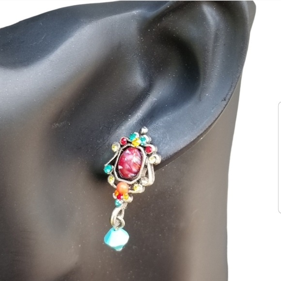 F.A.I.T.H BRAND NWT SILVERTONED & AUSTRIAN CRYSTAL EARRINGS - Picture 2 of 5